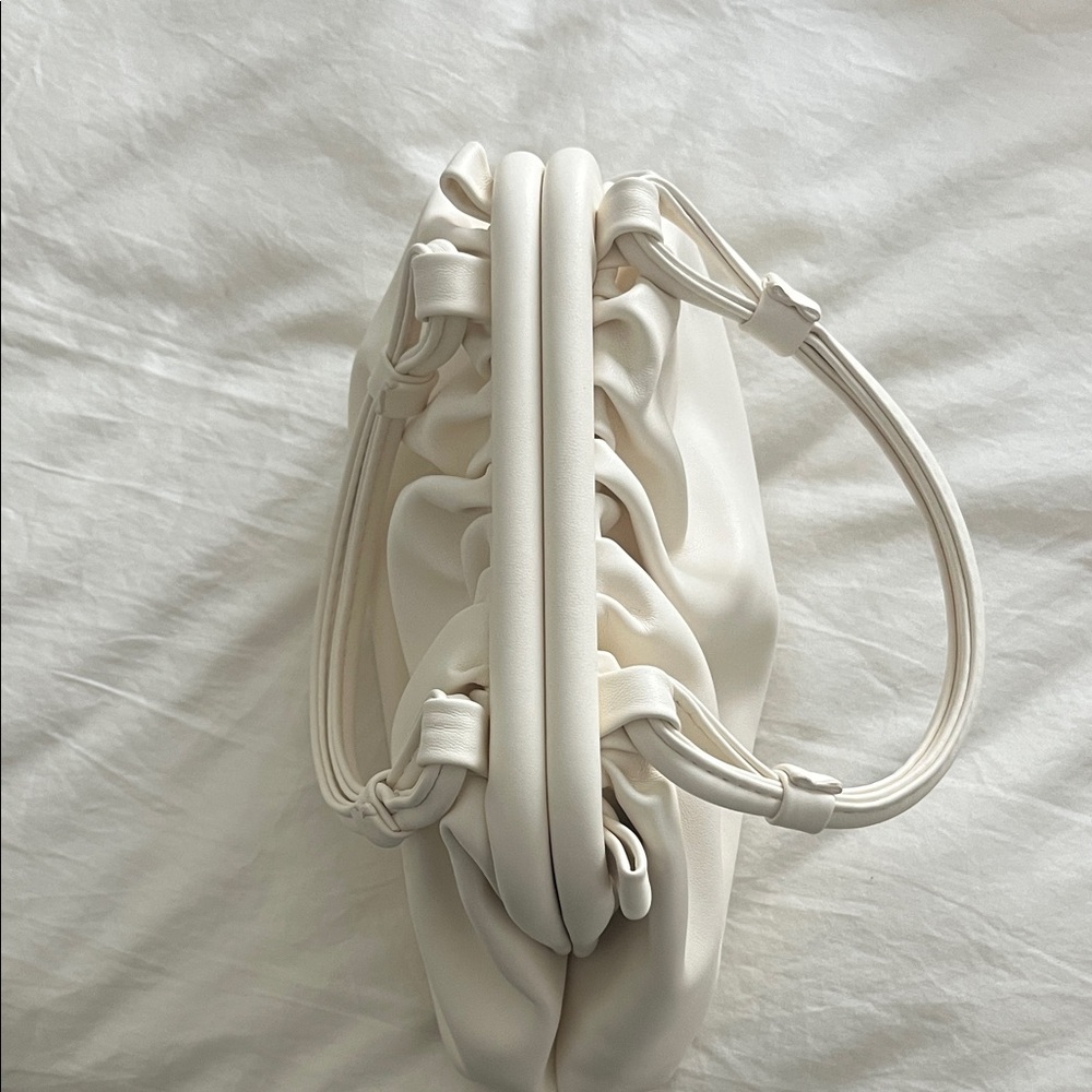 Elegant White Women's Handbag - Picture 3 of 3